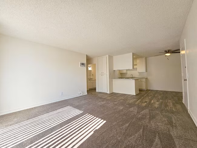 Unit 052 106 floor plan